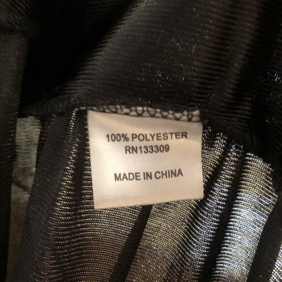 Graduation gown - Picture 3 of 3